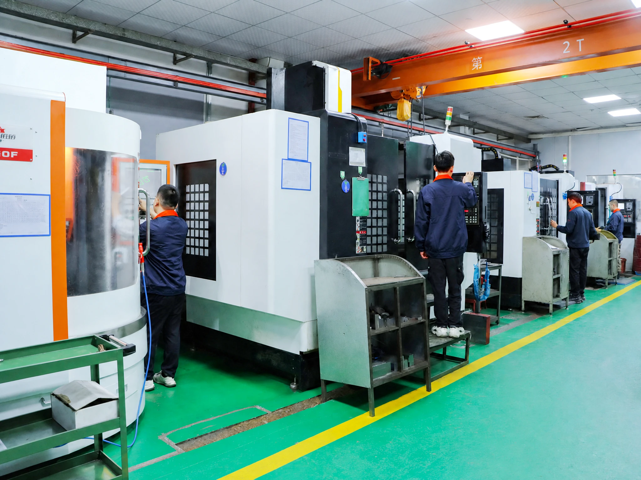 Professional Mold Processing Workshop Equipped with CNC Machining Centers